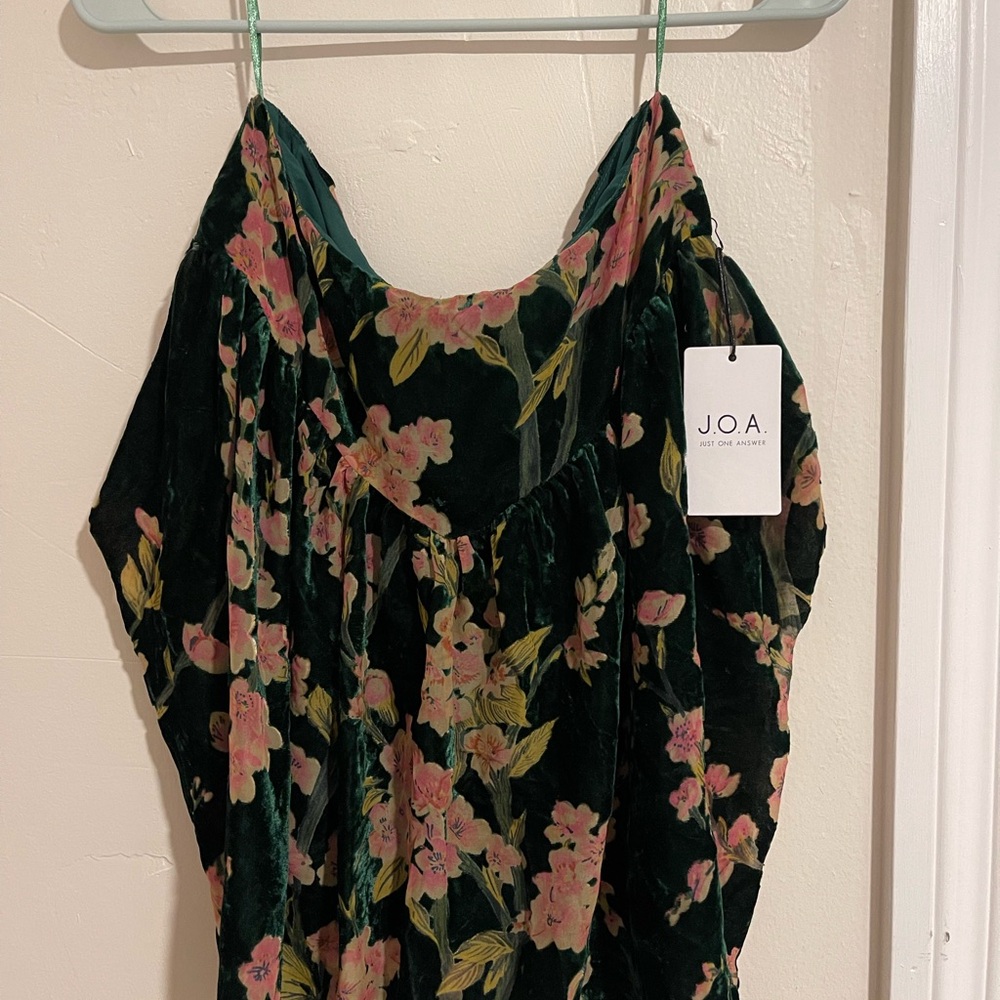 J.O.A. Floral Mini Skirt - Black and Pink